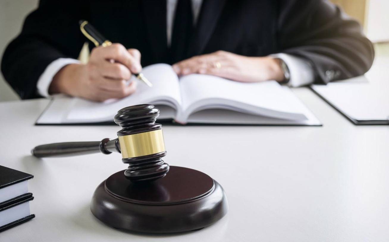 公职律师在单位中具体能从事哪些法律事务