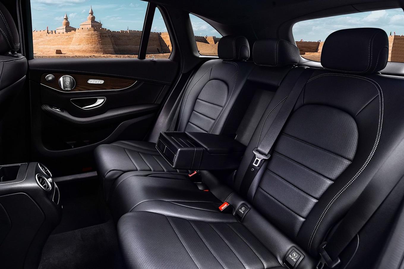 奔驰glc300l尺寸实测｜2025款后排空间与家用适配性权威解读