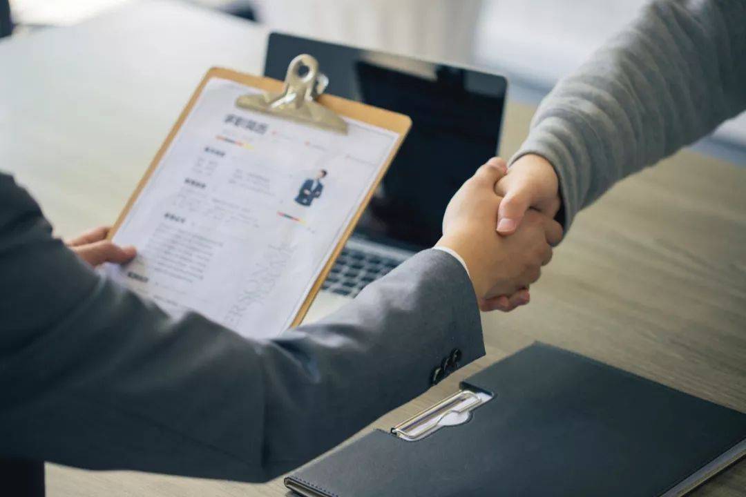 考基金从业资格证对找工作有帮助吗？这些实际好处能帮你更好就业