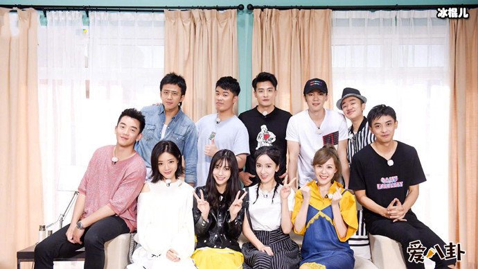 曾小贤胡一菲等主演爱情公寓剧照