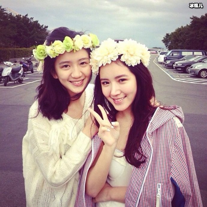 正在摆拍的闺蜜