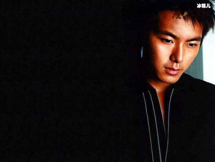 萧正楠从歌手转行为演员的原因