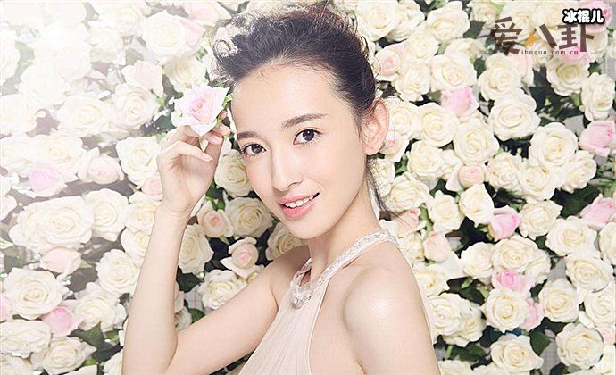 95后青春女演员康宁