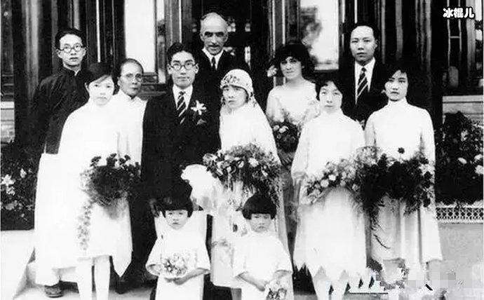 翁端午如何控制陆小曼，其手段你一定想不到！