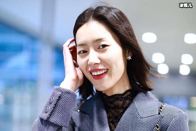 蔻驰道歉诚意十足,刘雯不在担心1.6亿违约金