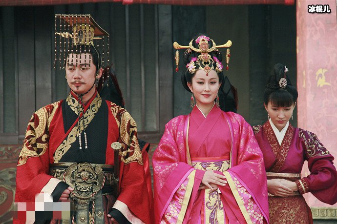 袁志博被疑整容