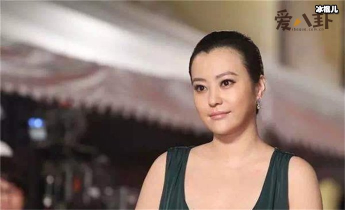 郝蕾两结两离感情坎坷