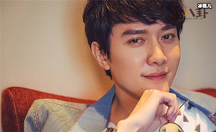 冯绍峰家庭背景