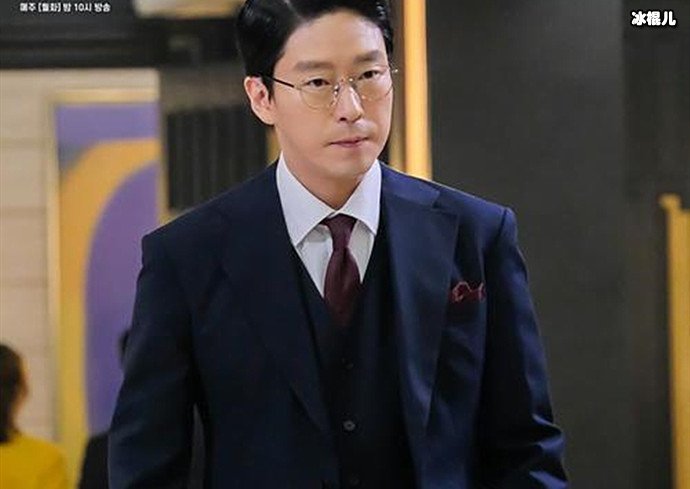 顶楼朱丹泰剧照