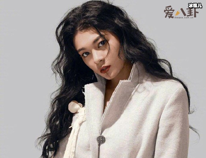 谈莉娜方回应穿高仿