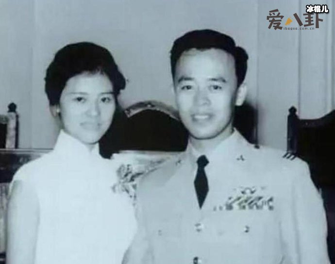 归亚蕾张梦奎合影