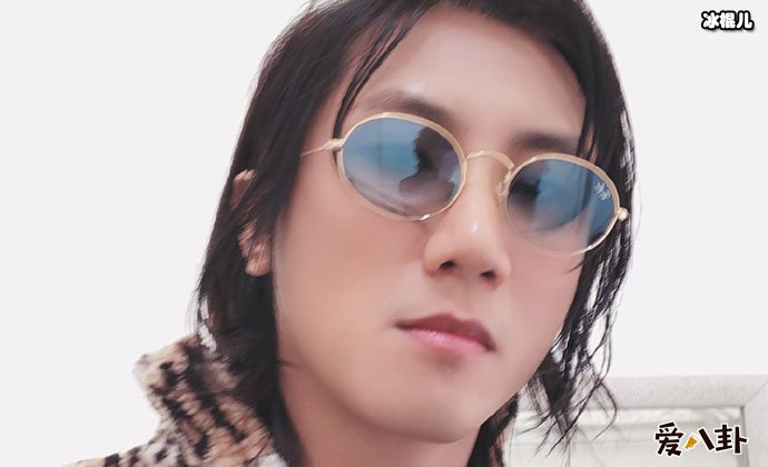 旅行团乐队主唱孔一蝉