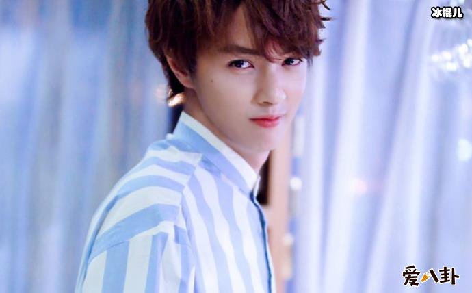 官鸿女朋友是谁