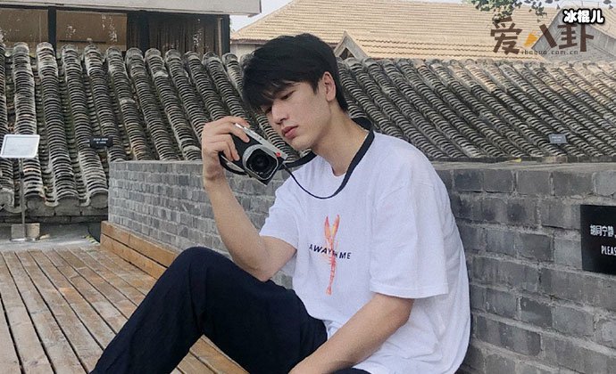 新人演员张凌赫