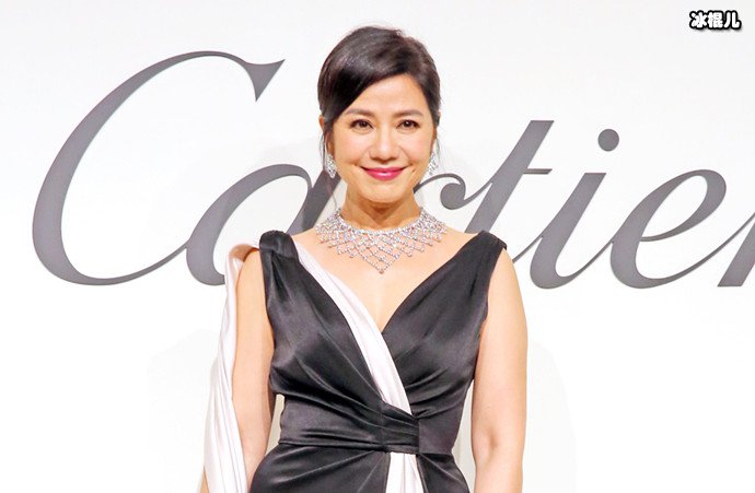 63岁钟楚红出席活动