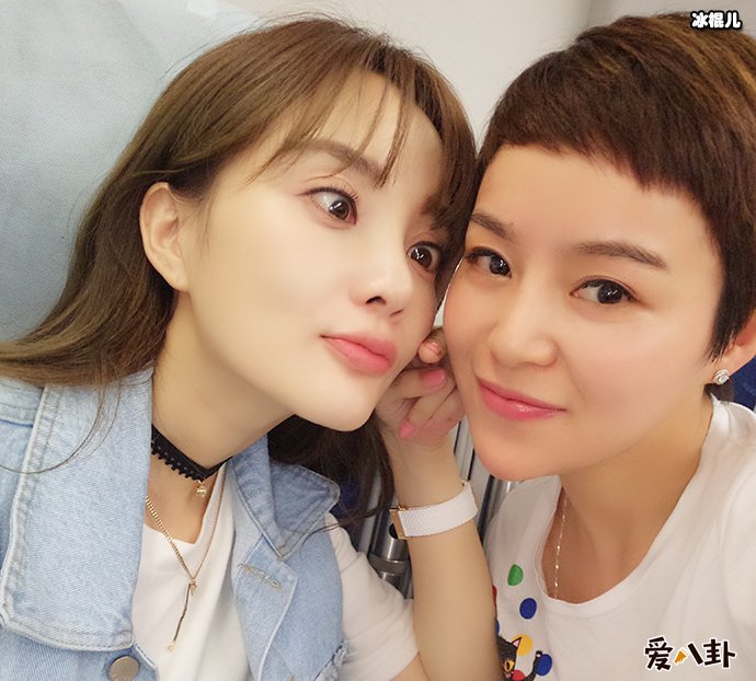 李小悦李小璐是亲生姐妹吗