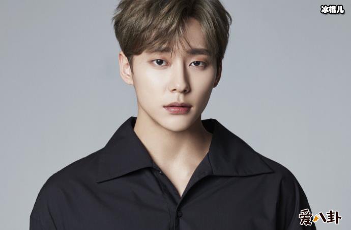 韩国男星金圣柱