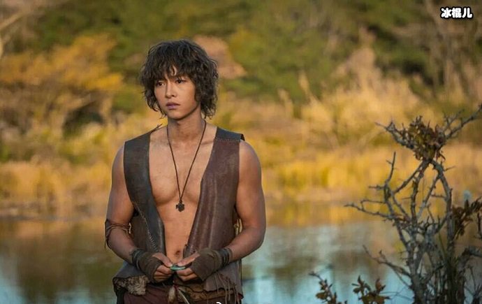 宋仲基剧中造型