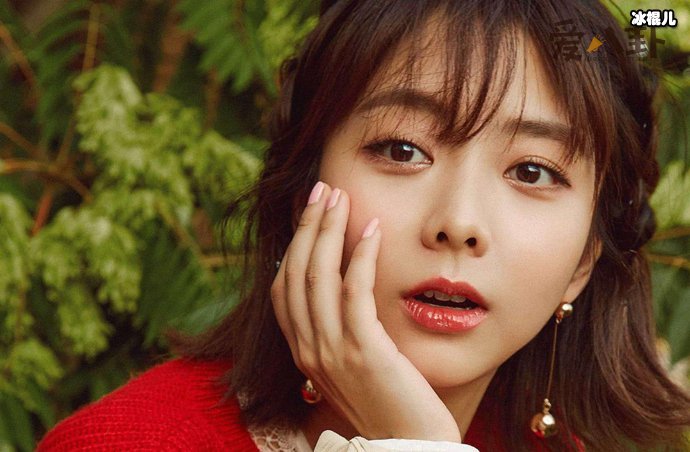 谭松韵模仿赵丽颖风格上位