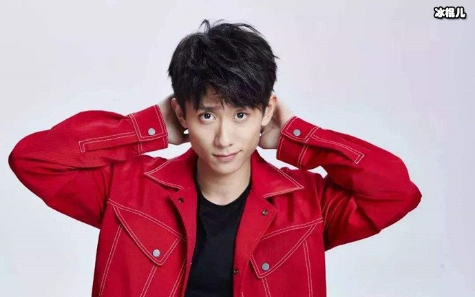 张一山吃鲱鱼罐头还喝汤