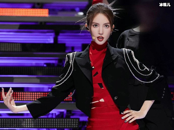 张歆艺为金晨打call