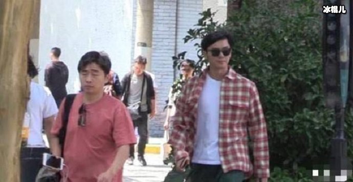 李晨分手后首度现身