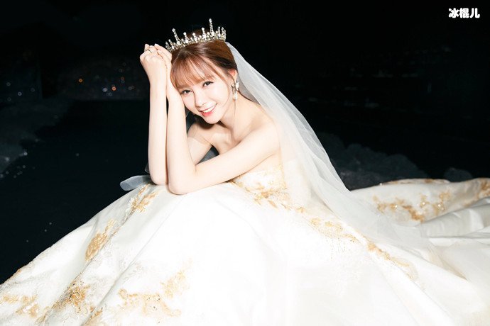 沈梦辰童年生活遭遇的变故