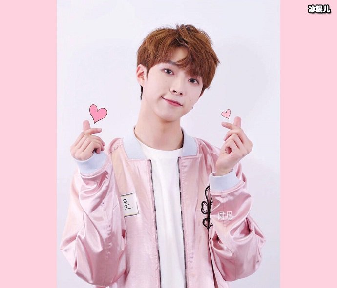 陆定昊一席粉衣