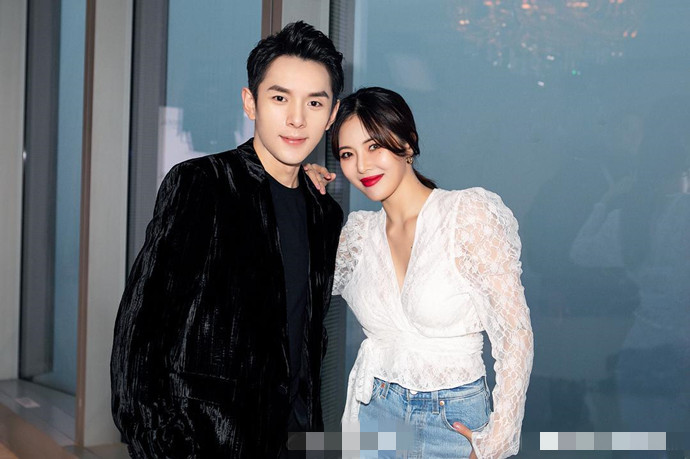 泫雅李佳琦同框惹人羡慕