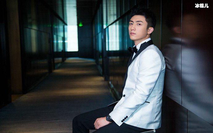 黄景瑜女友，他为什么想找比他大的女孩作女友