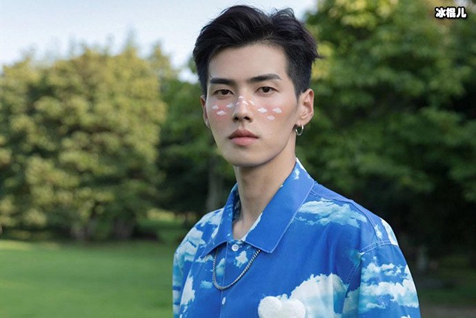 肖凯中家庭背景如何