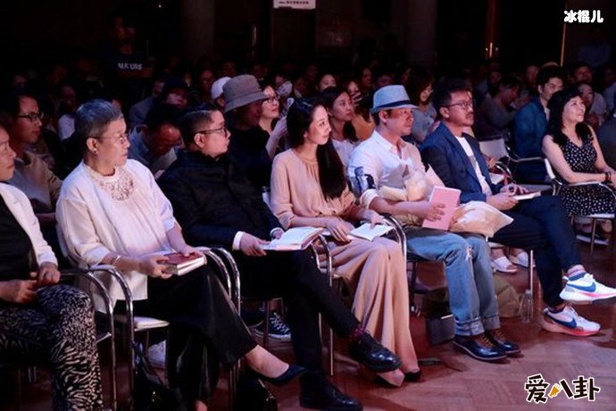 张颂文出席虹影新书现场