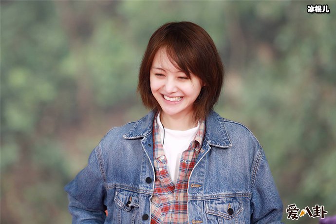 郑爽放飞自我曝某男性八卦