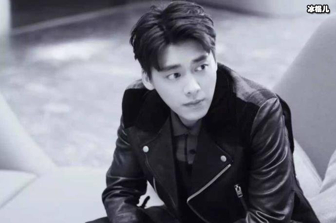 关晓彤表白李易峰是怎么回事