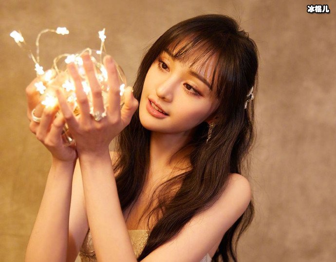 《将门毒后》在遛小花?