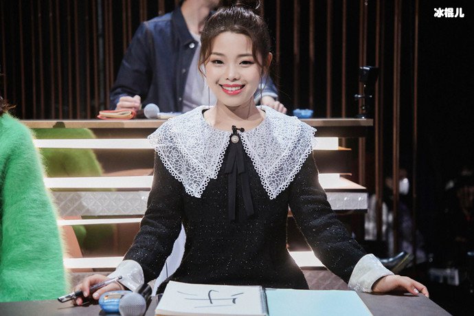 长成了大美女的“莫小贝”王莎莎