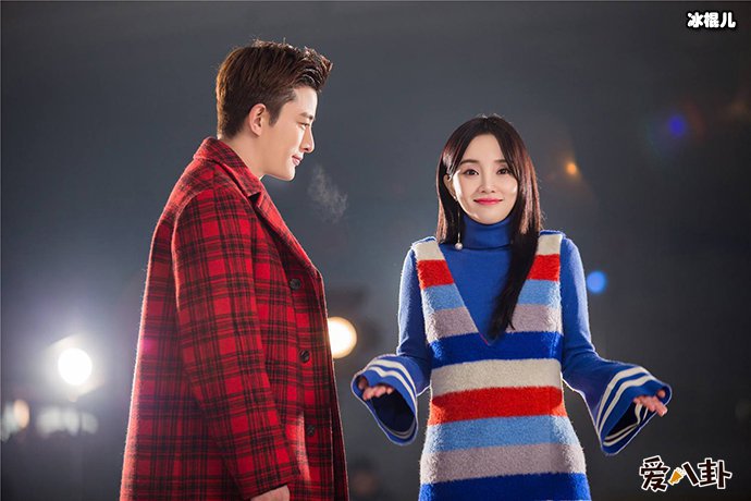 李小璐好友将矛头指向贾乃亮引众怒