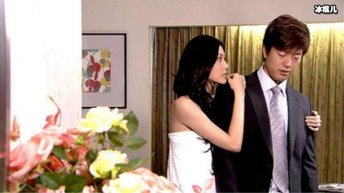 穿着品如的衣服