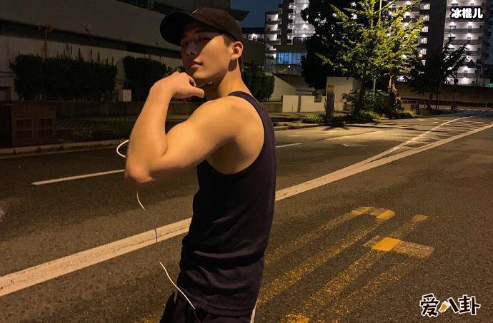 传媒大学校草王安宇资料