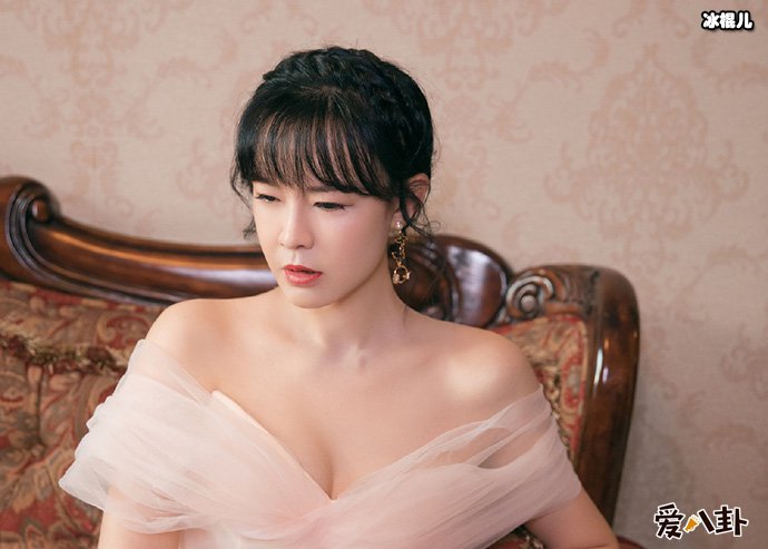 李艾泳装照片曝光