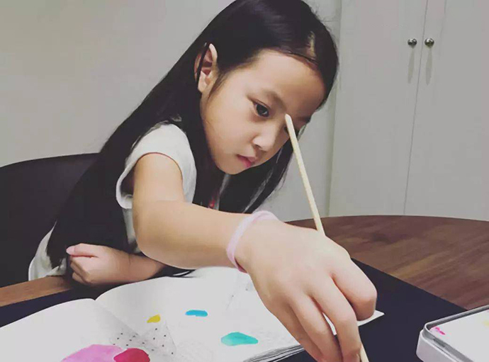 赵薇黄有龙的女儿小四月