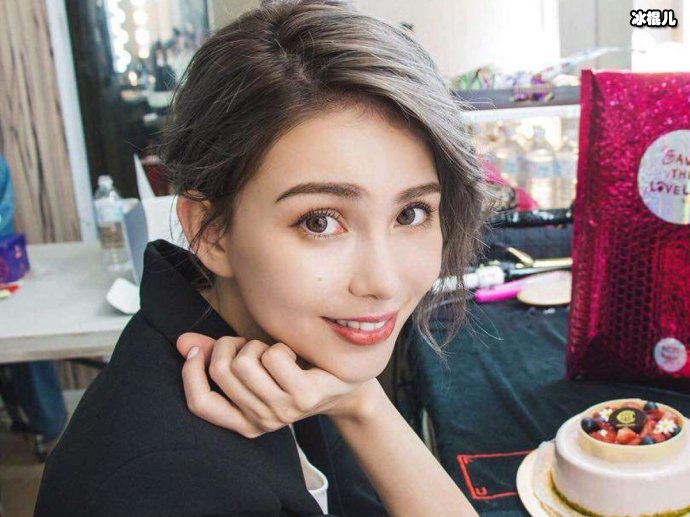 昆凌母亲节感慨发长文