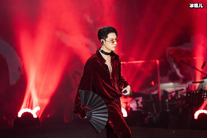 我是唱作人张艺兴剧照