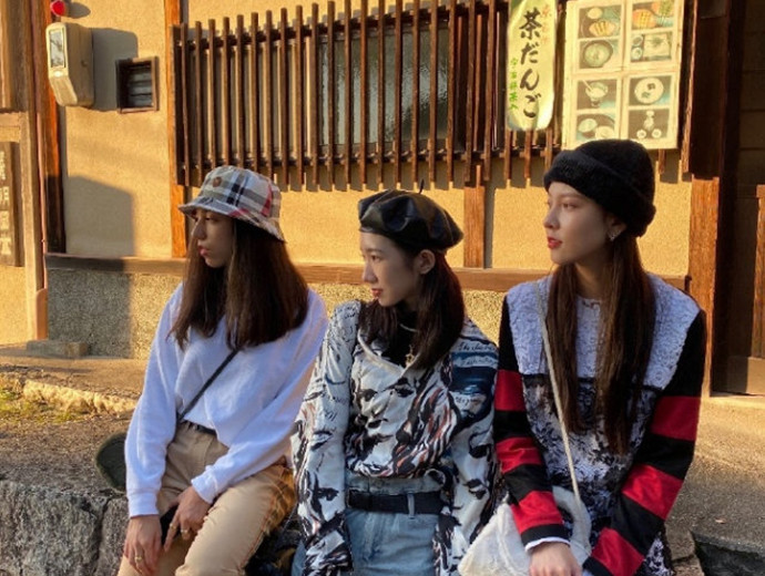宋妍霏和张一山同游日本