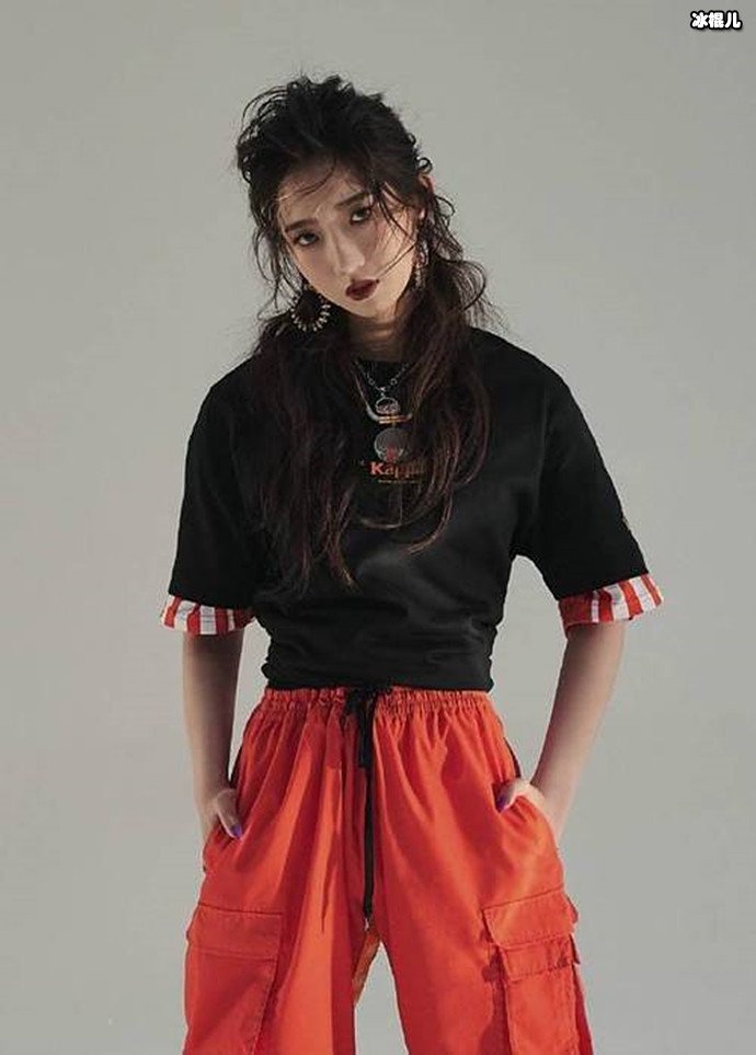 孟美岐烟熏造型