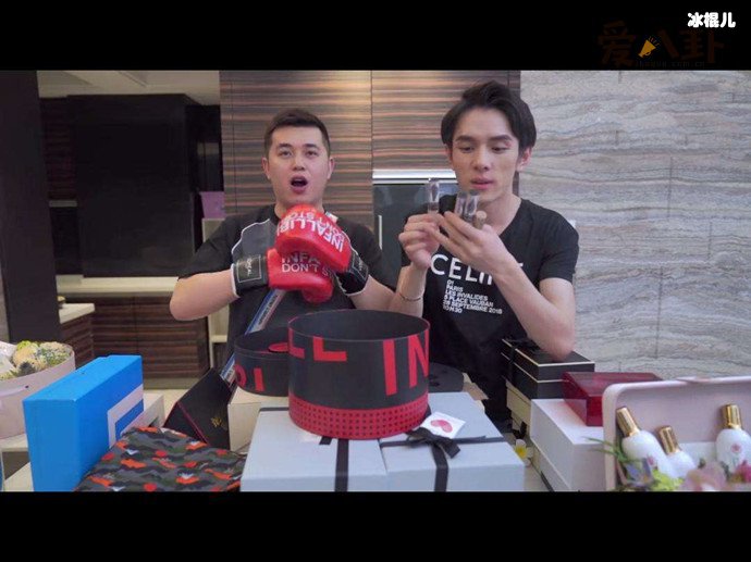 小助理重回李佳琦直播间