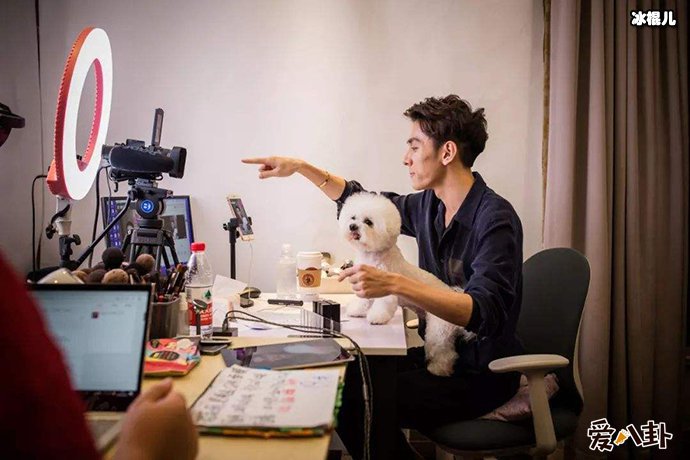 李佳琦加盟吐槽大会