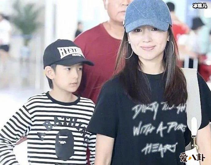 顶顶和妈妈董洁