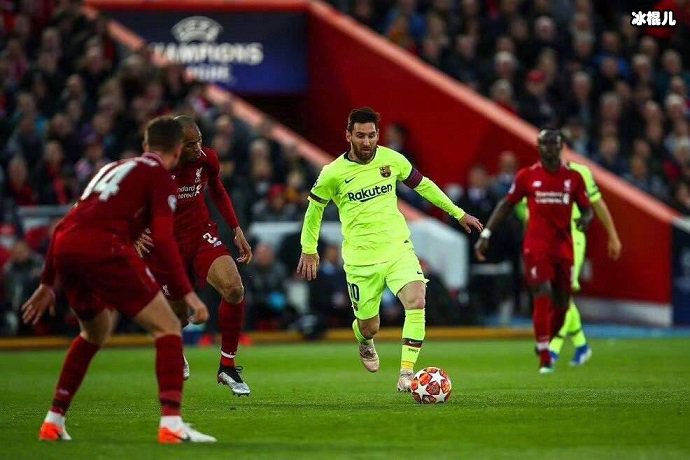 赛场驰聘的梅西