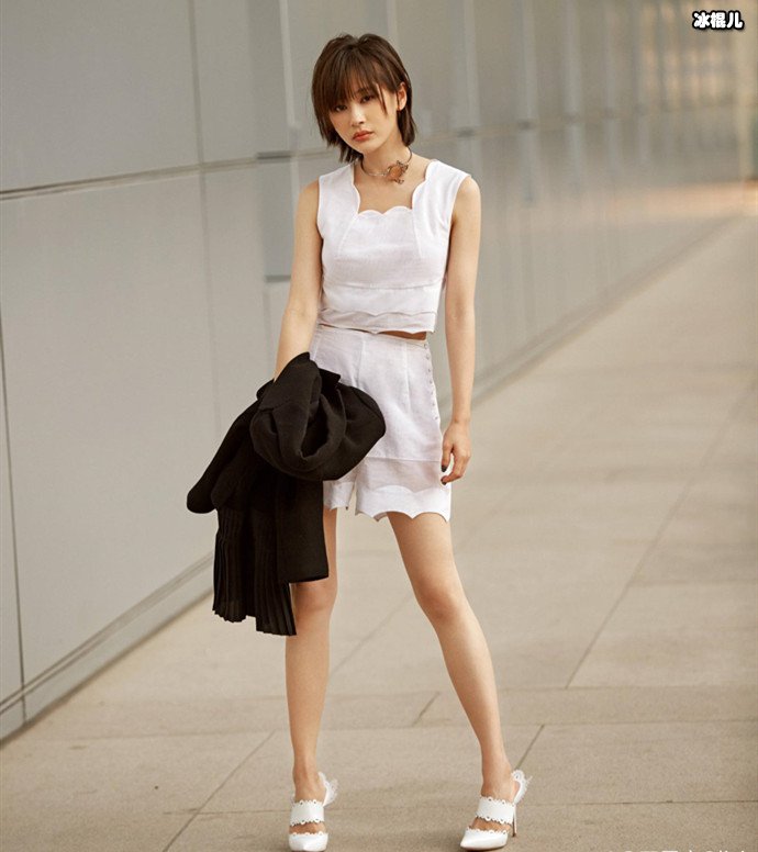 王子文热爱瑜伽运动